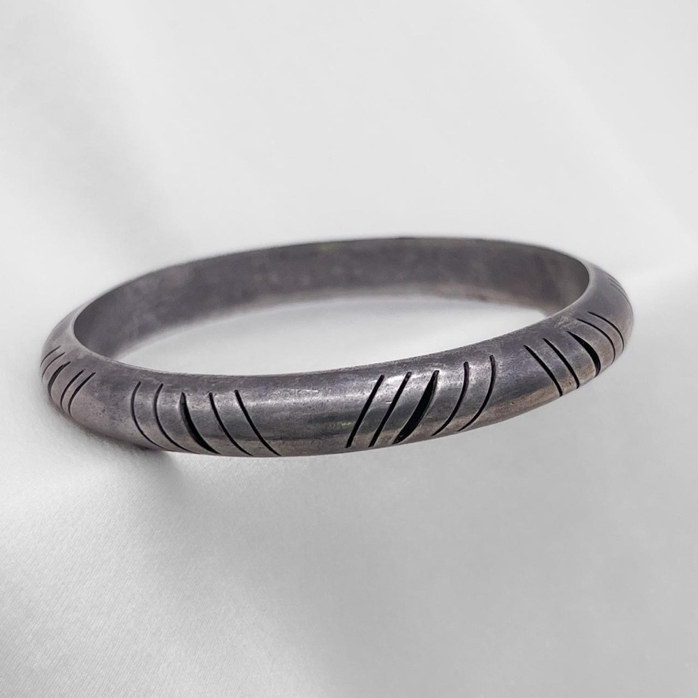 Vintage 925 sterling silver bangle bracelet Mexican silver hollow callout